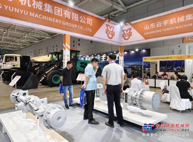 展示硬實(shí)力 云宇車橋盛裝亮相2024濟(jì)南國(guó)際工程機(jī)械暨裝備制造業(yè)產(chǎn)業(yè)鏈博覽會(huì)